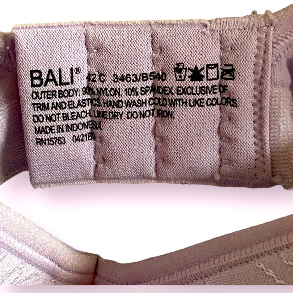 Bali Women’s Smoothing bra color: lilac - Picture 2 of 3